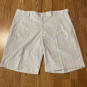 Nike Golf‎ Chino Shorts Mens 40 Gray White Plaid Dri Fit Flat Front